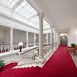 Imperial & Hotel